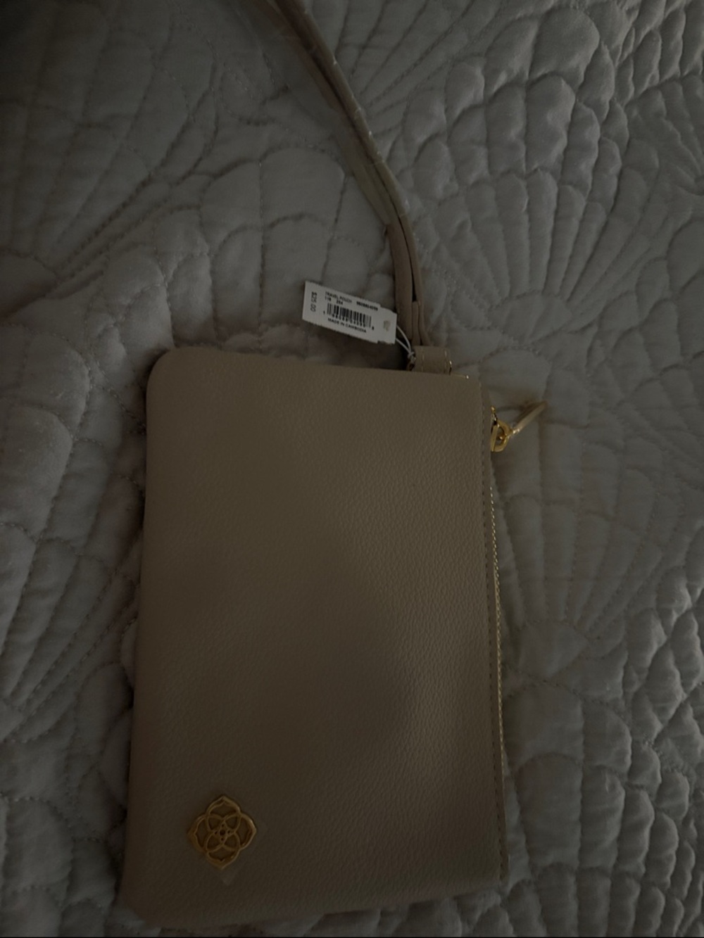 Neutral Beige Crossbody Wristlet Bag - Elegant Everyday Style Kendra Scott